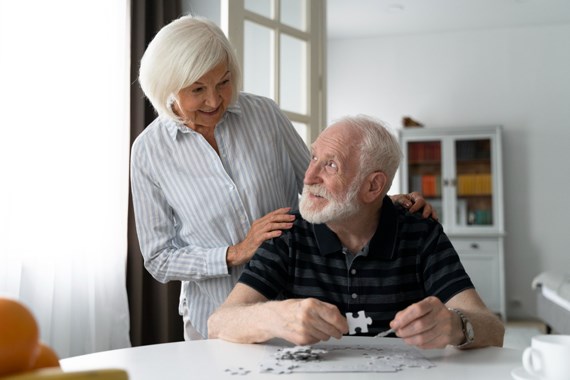 Alzheimer Hastalığı: Beynin Gizemli Dünyasındaki Yolculuk